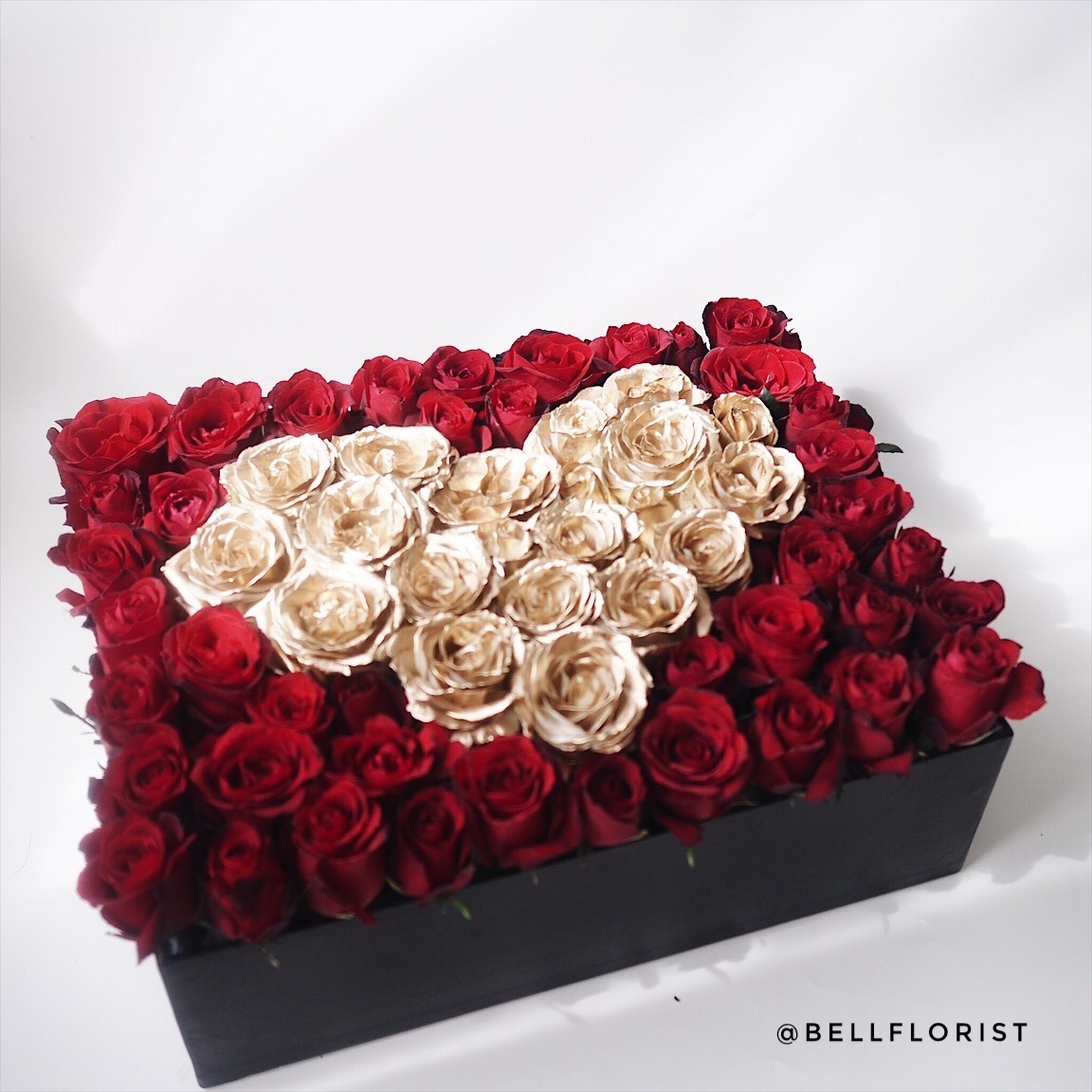 Golden Heart Grande Bloombox – Bell Florist